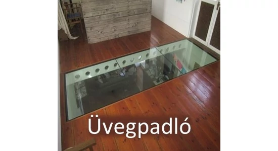 Üveg padló